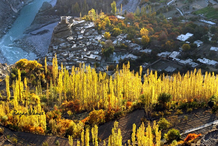 Incredible Landscape Beauty and Autumn Colors In Hunza